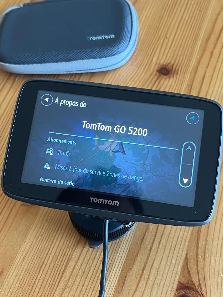 GPS TomTom GO 5200 – Écran 5” – Cartes Monde – comme neuf, Enlèvement ou Envoi, Comme neuf