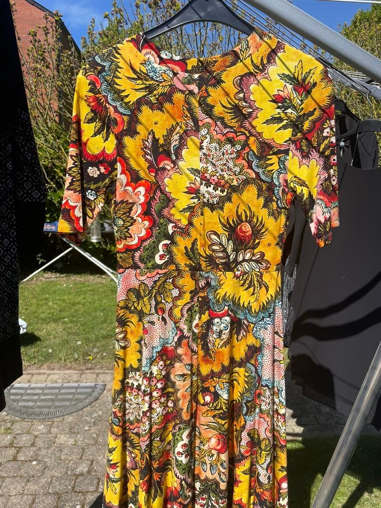 Desigual beuve de taille L a retirer sur 1360 Perwez, Vêtements | Femmes, Neuf, Taille 38/40 (M), Jaune, Enlèvement