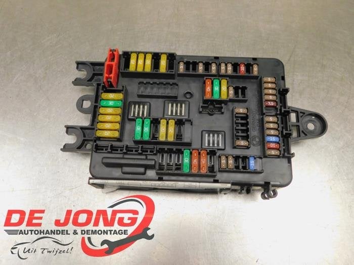 Boîte à fusibles d'un BMW 2-Serie, -, 3 mois de garantie, Utilisé, -