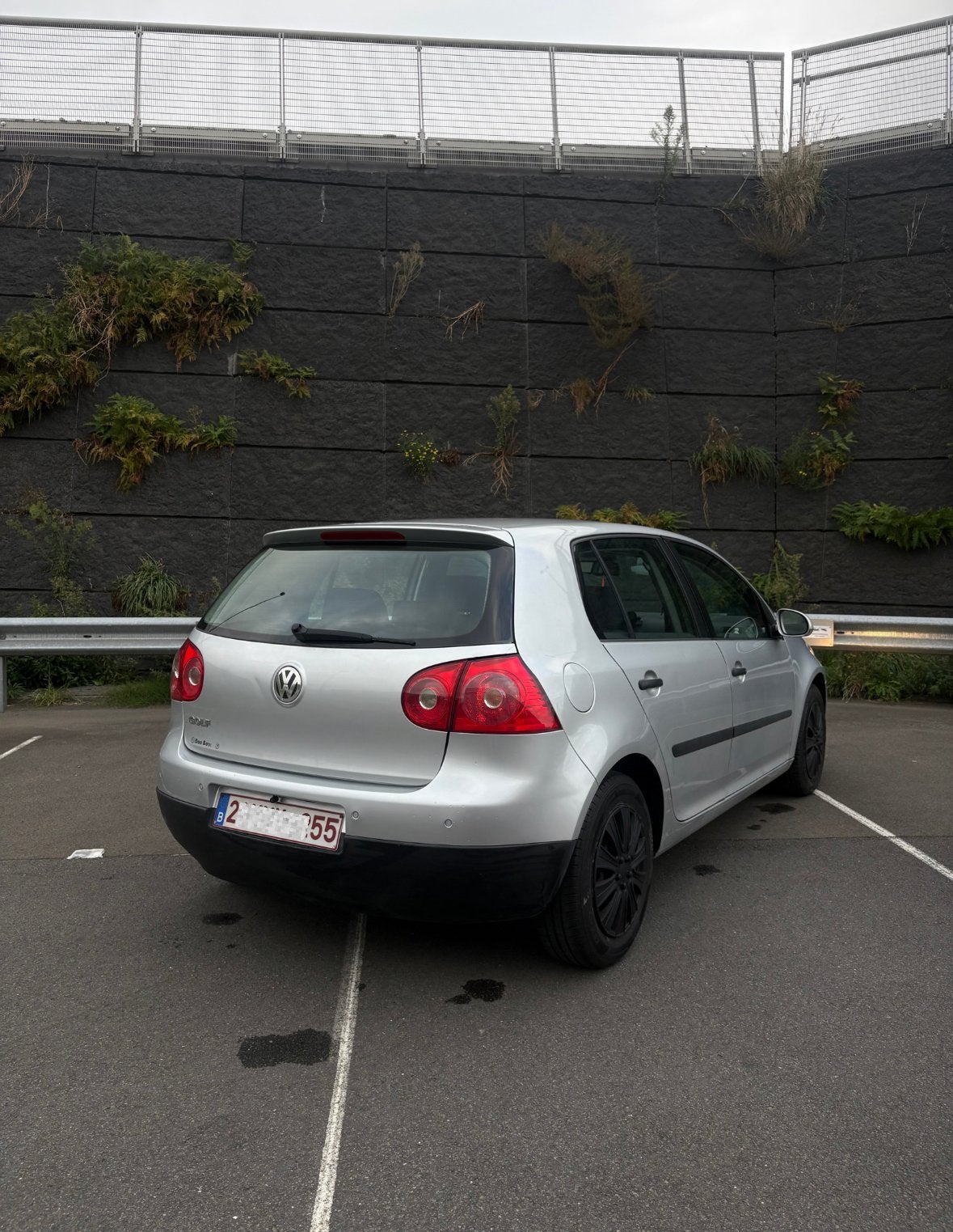 Volkswagen Golf V Benzine 1.4 | AIRCO + Keuring!, Autos, Argent ou Gris, Achat, Noir, 5 portes