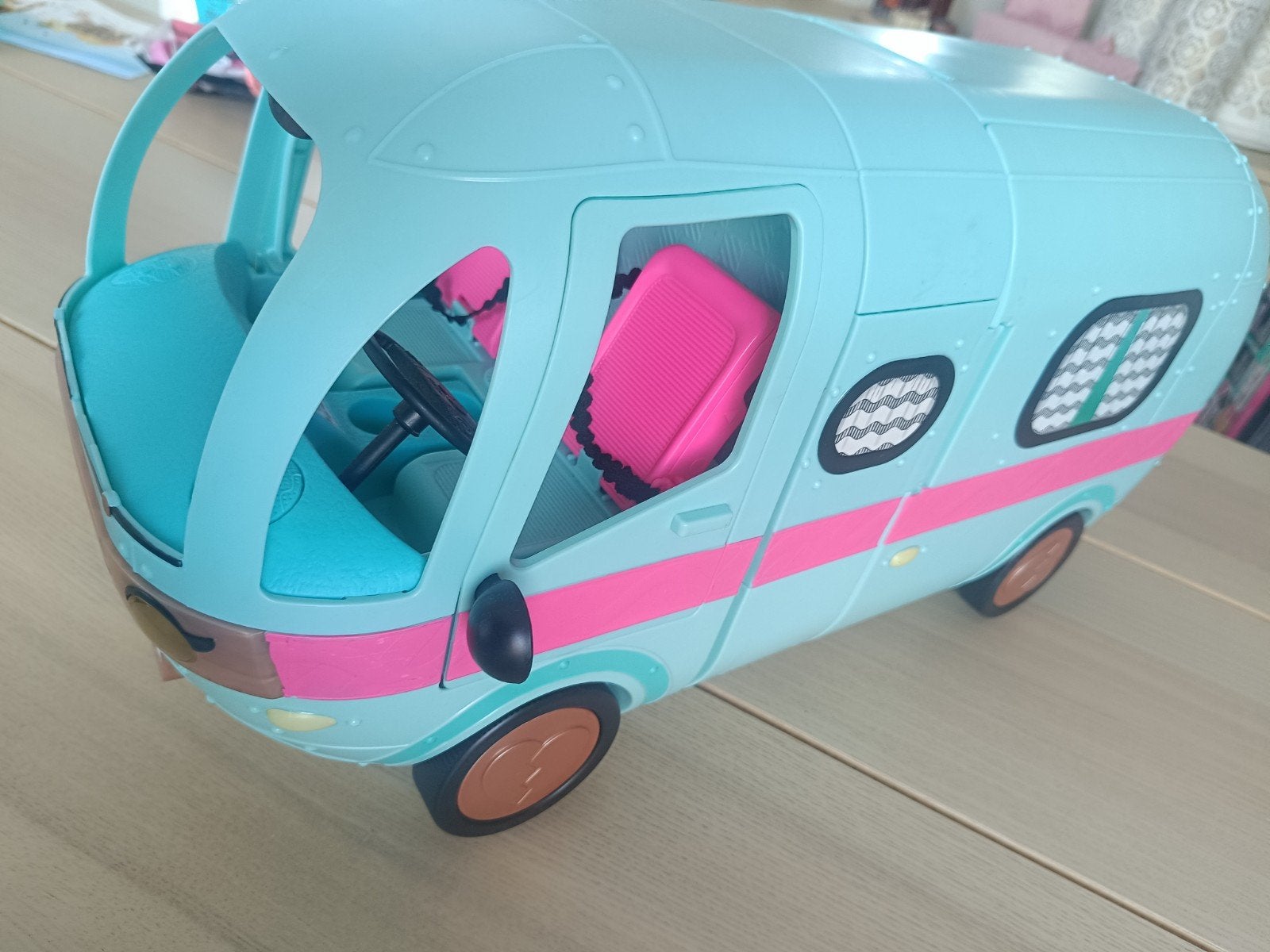 LOL bus, Ophalen, Zo goed als nieuw