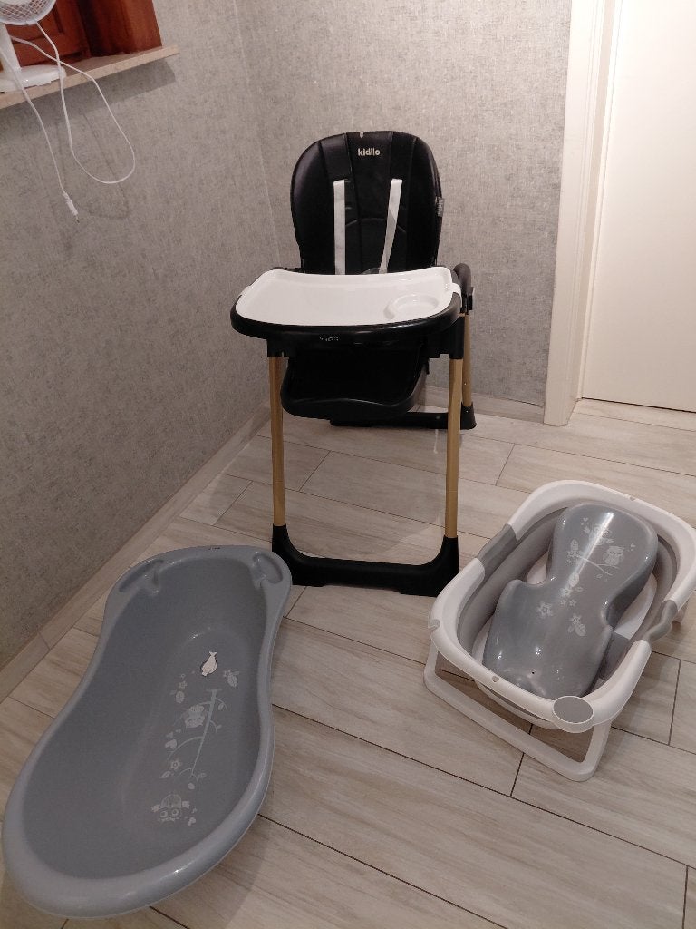 Chaise bébé + 2 baignoires pour bébé, Enlèvement, Comme neuf, Chaise évolutive, Ceinture(s)