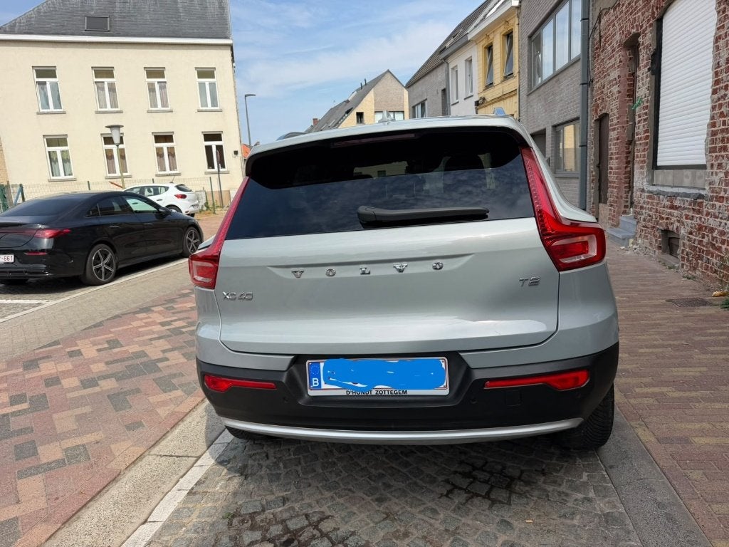 VOLVO XC40 T2 BENZINE SUV, Auto's, Dealer onderhouden, 5 zetels, 5 deurs, 3 cilinders