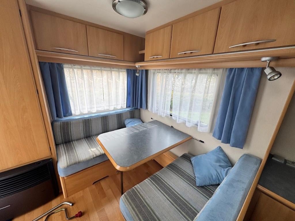 Adria Altea 432 met voortent, Caravans en Kamperen, Caravans, Standaardzit, Vast bed, Schokbreker, Bedrijf