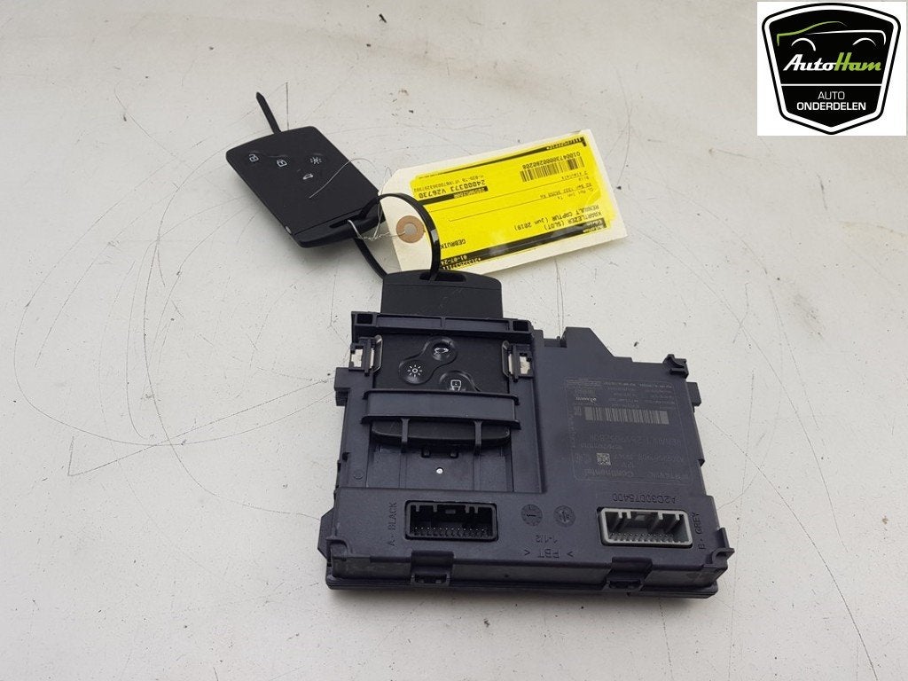 MODULE DE LECTEUR DE CARTES HFM (NEIMAN) Captur (2R), Dhr. J. Ham, Renault, Administratie@autoham.nl, Utilisé