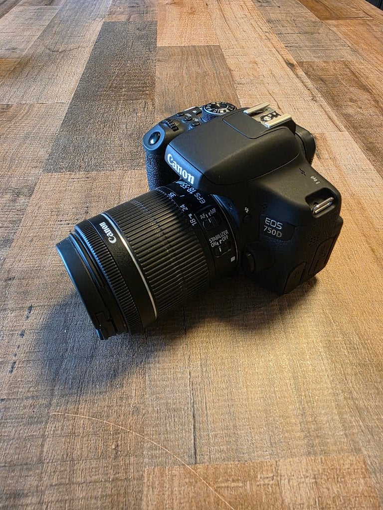 Canon EOS 750D + 18-55mm IS STM + Tamron SP 70-300mm F/4-5.6, Audio, Tv en Foto, Fotocamera's Digitaal, Ophalen, Zo goed als nieuw