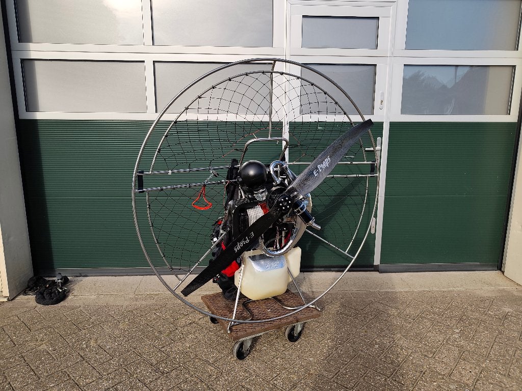 Paramotor. Nieuwe 150cc motor met E-PROP, Sport en Fitness, Ophalen of Verzenden, Zo goed als nieuw, Paramotor, Gemotoriseerd