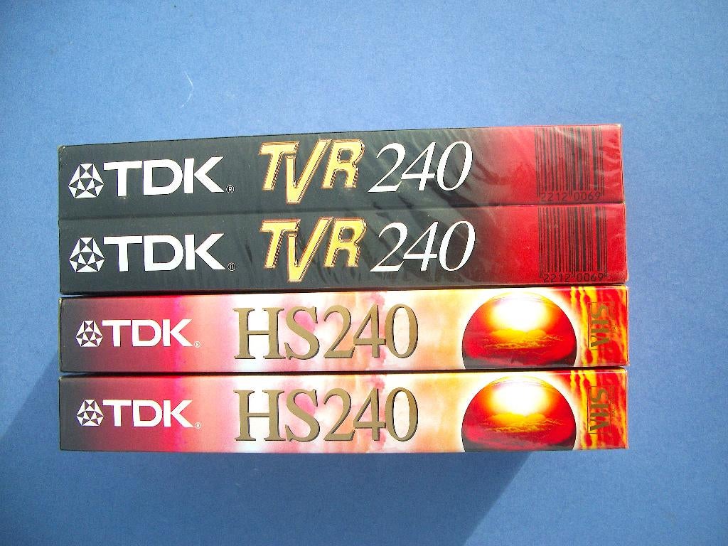 4 X VHS - 4 X Vidéocassettes TDK 240, Tous les âges, Enlèvement ou Envoi, Neuf, dans son emballage, Autres genres