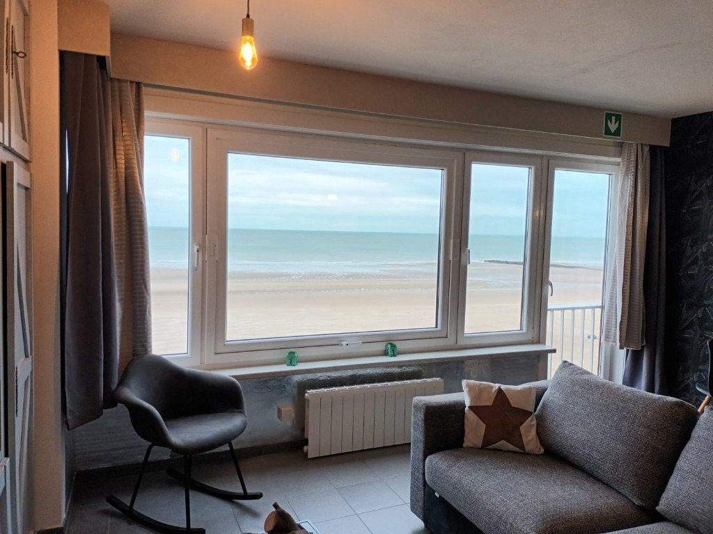 Middelkerke; ruime studio met panoramisch zeezicht & parking, Vakantie, Huisdier toegestaan, Antwerpen of Vlaanderen, Appartement