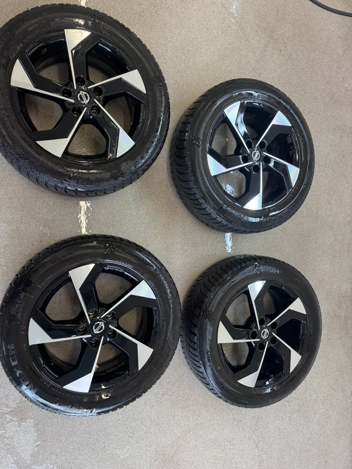 Jantes d'origine Nissan Qashqai + pneus (5 mm), Autos : Pièces & Accessoires, Enlèvement, Pneu(s)