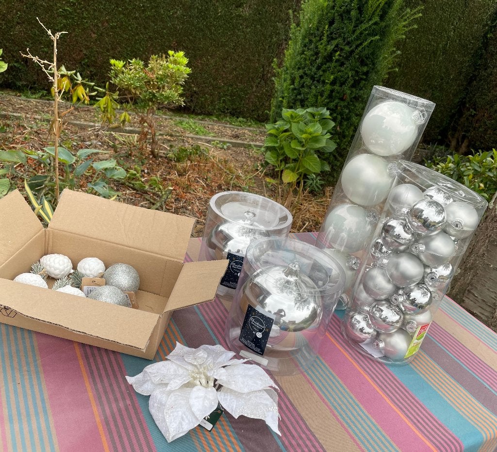 Diverses boules de Noël + autres sujets, Enlèvement, Comme neuf