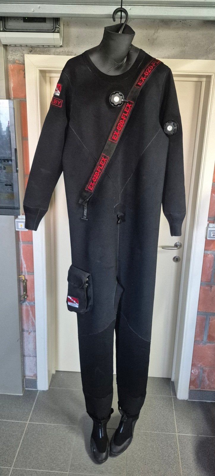Droogpak van gecomprimeerd neopreen van 7 mm (Aqua3) | Met D, Watersport en Boten, Ophalen, Gebruikt, Overige typen
