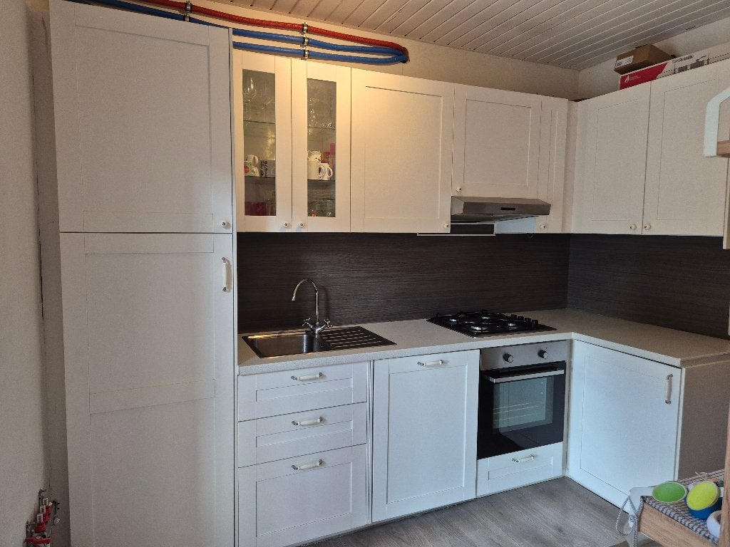 Keuken inclusief oven, koelkast, vaatwas, fornuis, dampkap, Huis en Inrichting, Ophalen, Gebruikt, Hoekkeuken, Kunststof