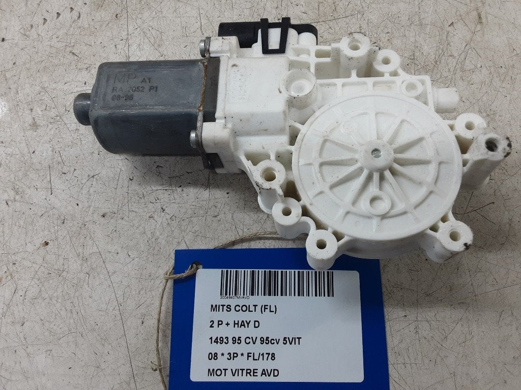 MOTEUR LEVE VITRE ELECTRIQUE AVANT DROIT Colt (Z2 / Z3), Mevr. I. Hauben, Utilisé, Mitsubishi, Avant