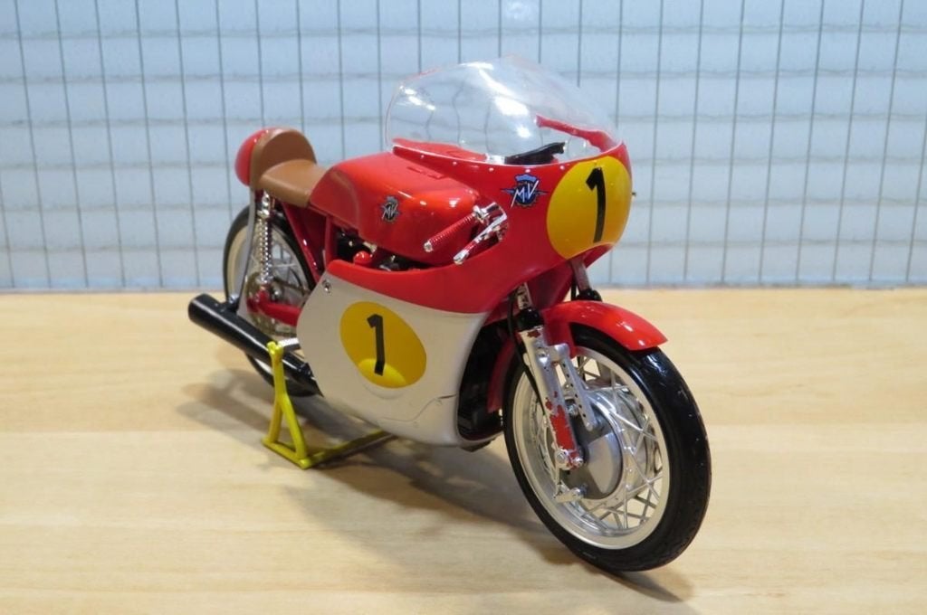Giacomo Agostini Mv Agusta 1967 1:12, Hobby & Loisirs créatifs, Enlèvement ou Envoi, Neuf, 1:9 à 1:12, Moteur