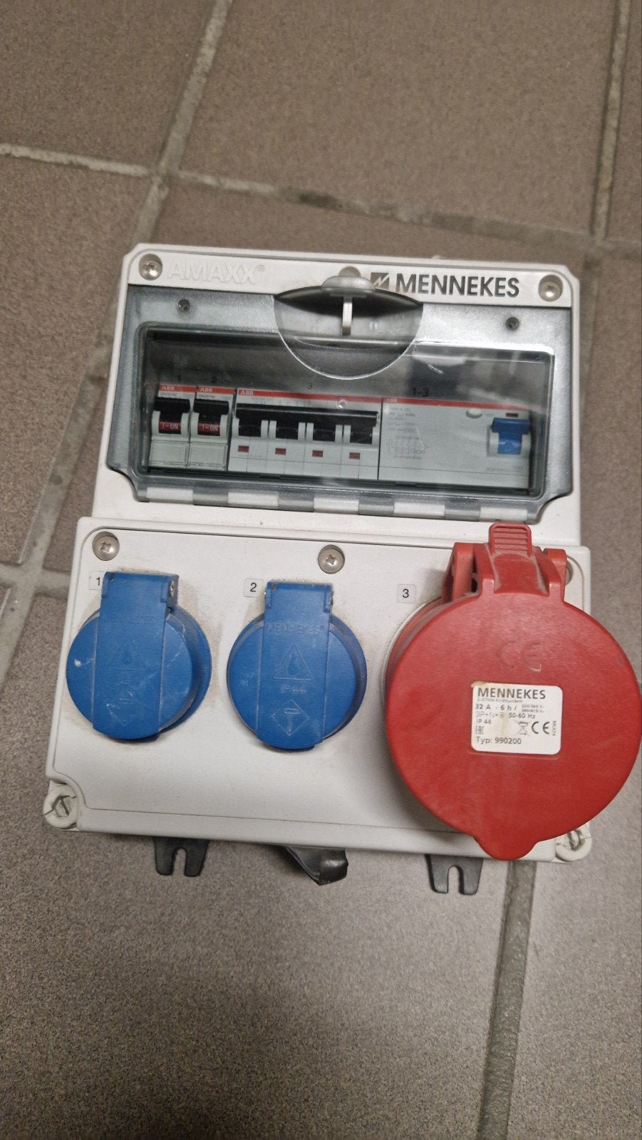 Mennekes Amaxx stroomverdeler, Doe-het-zelf en Bouw, Elektriciteit en Kabels, Ophalen of Verzenden, Zo goed als nieuw