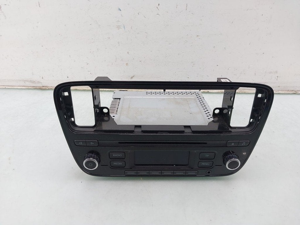 RADIO Up! (121) (|1S0035156A|1S0035156PITY|1S0035156P|), Dhr. J. Ham, Gebruikt, Volkswagen, Administratie@autoham.nl