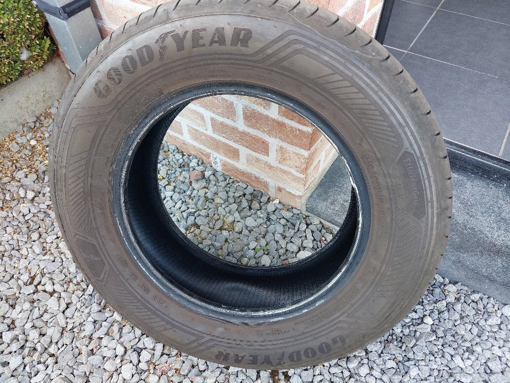 Goodyear Efficient Grip 2 SUV, 215 mm, 16 pouces, Pneus été, Pneu(s)