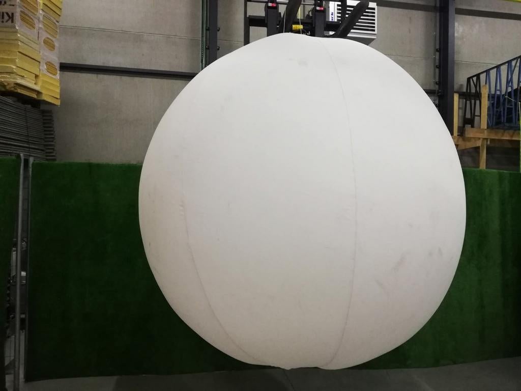 Opblaasbare bal voor op te hangen, Ophalen