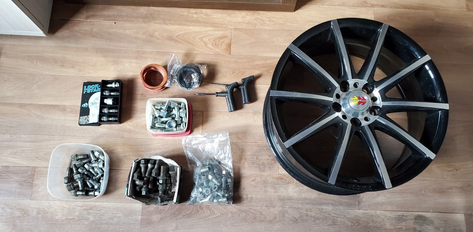 Velg onderdelen bouten, centreerringen.....
-setje veilighei, Autos : Pièces & Accessoires, Pneus & Jantes, Enlèvement, 18 pouces