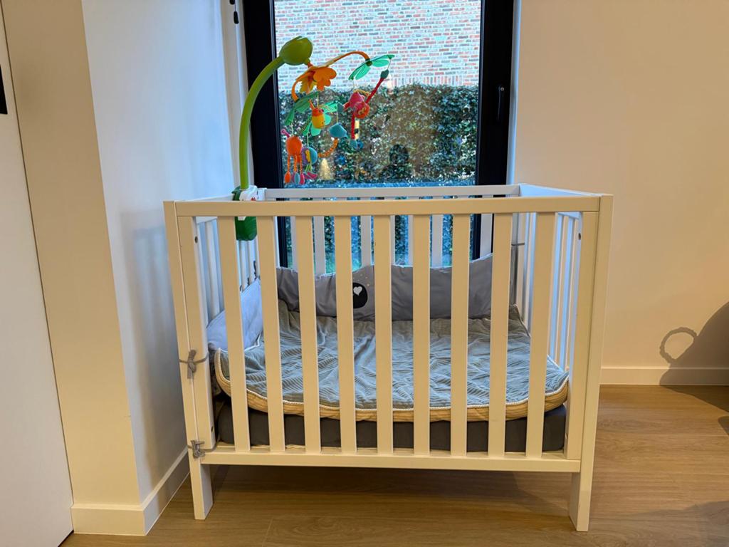 Park inclusief matras, 2hoeslakens, Koeka-kussen, bedomrande, Kinderen en Baby's, Babyparken, Ophalen, Gebruikt, Rechthoekig, In hoogte verstelbaar