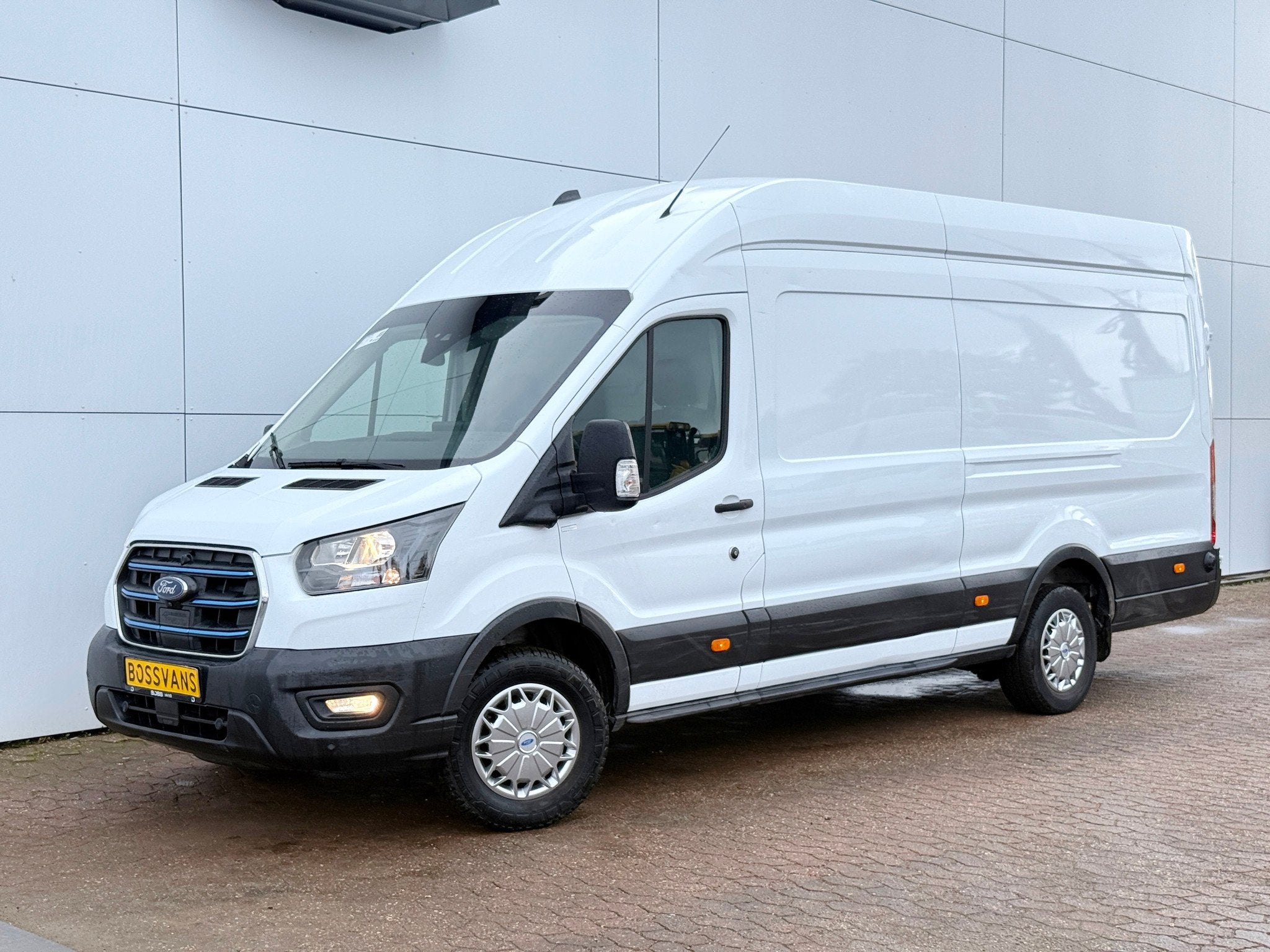 Ford e-Transit 68kWh 184PK L4H3 317km WLTP 94.9% (SOH) BEV S, Auto's, Automaat, 4 deurs, 0 cilinders, Gebruikt