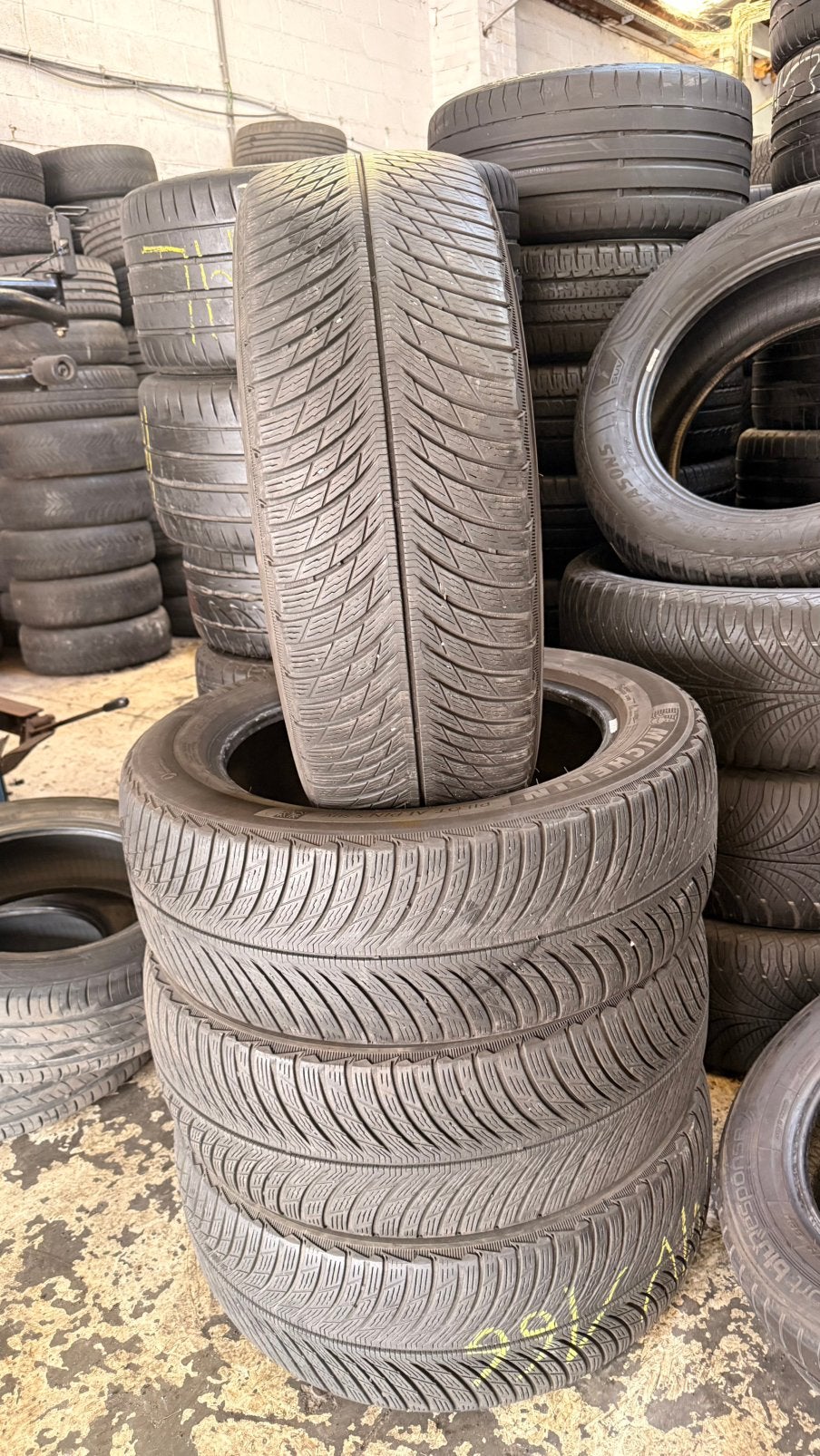 235/55/18 Michelin avec montage et équilibrage, Autos : Pièces & Accessoires, Commande, Enlèvement