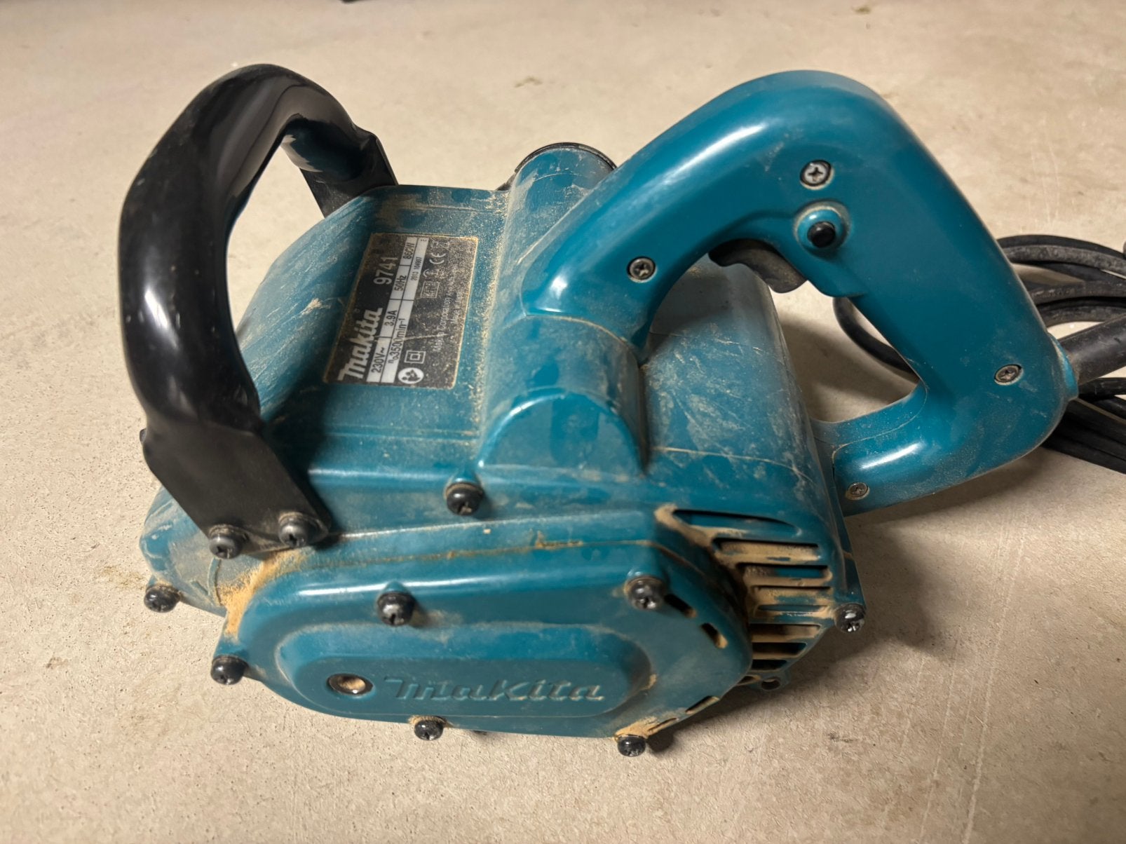 Borstelmachine Makita, Enlèvement, Utilisé