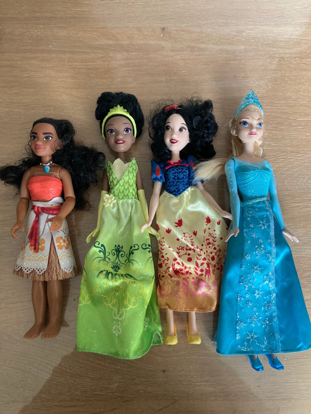 Lot de 4 barbies Disney, Ophalen, Gebruikt, Barbie