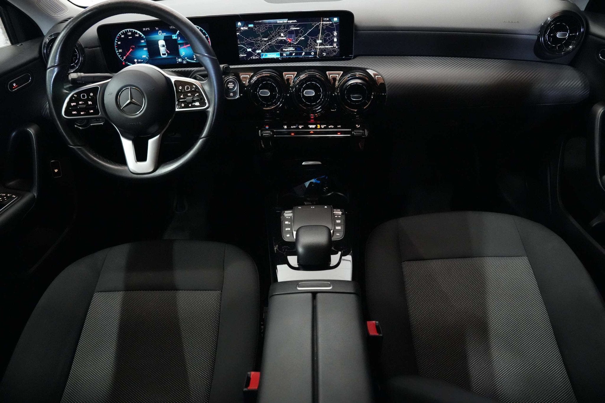 Mercedes-Benz A 180 Benzine Garantie Automaat Sedan EURO 6d, Autos, Mercedes-Benz, Achat, Euro 6, Entreprise, Carnet d'entretien