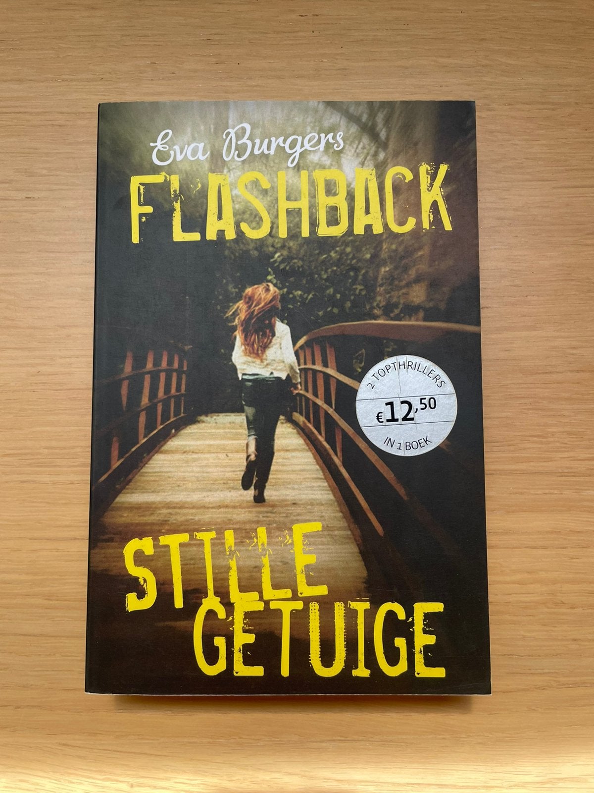 Flashback & Stille getuige (2-in-1), Boeken, Kinderboeken | Jeugd | 13 jaar en ouder, Zo goed als nieuw, Fictie, Ophalen of Verzenden