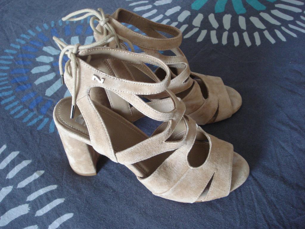 *VAL* Nathan beige sandalen, dames. mt 39, Beige, Nathan-Baume, Zo goed als nieuw, Sandalen of Muiltjes