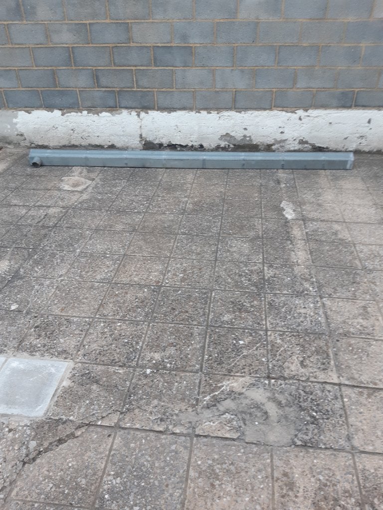 Gouttière Zinc 320cm, Enlèvement, Utilisé, Zinc, Gouttière