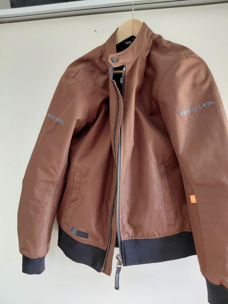 Motorvest merk richa small, Ophalen