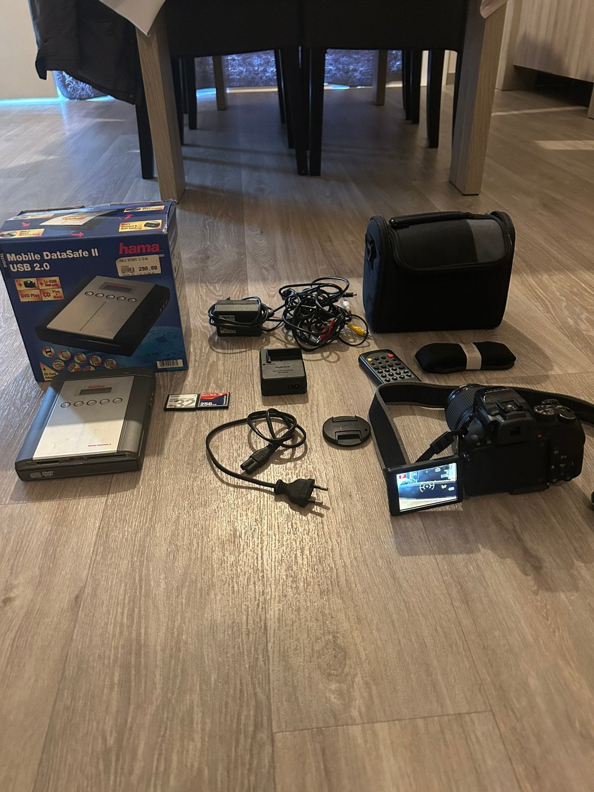 Fujifilm FinePix HS50EXR + Hama Mobile DataSafe II, Audio, Tv en Foto, Ophalen, Zo goed als nieuw, Camera