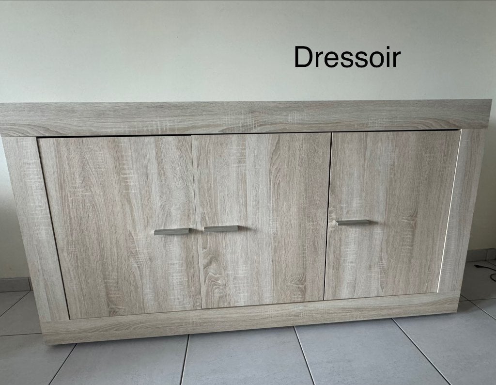 Woonkamer: dressoir, eettafel, tv kast, salontafel, Ophalen, Gebruikt