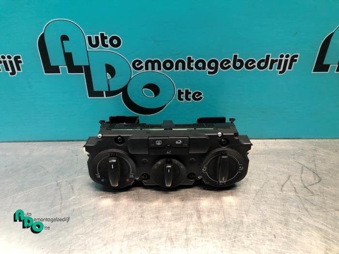 Kachel Bedieningspaneel van een Volkswagen Golf (Golf 04-), Gebruikt, -, Volkswagen, -