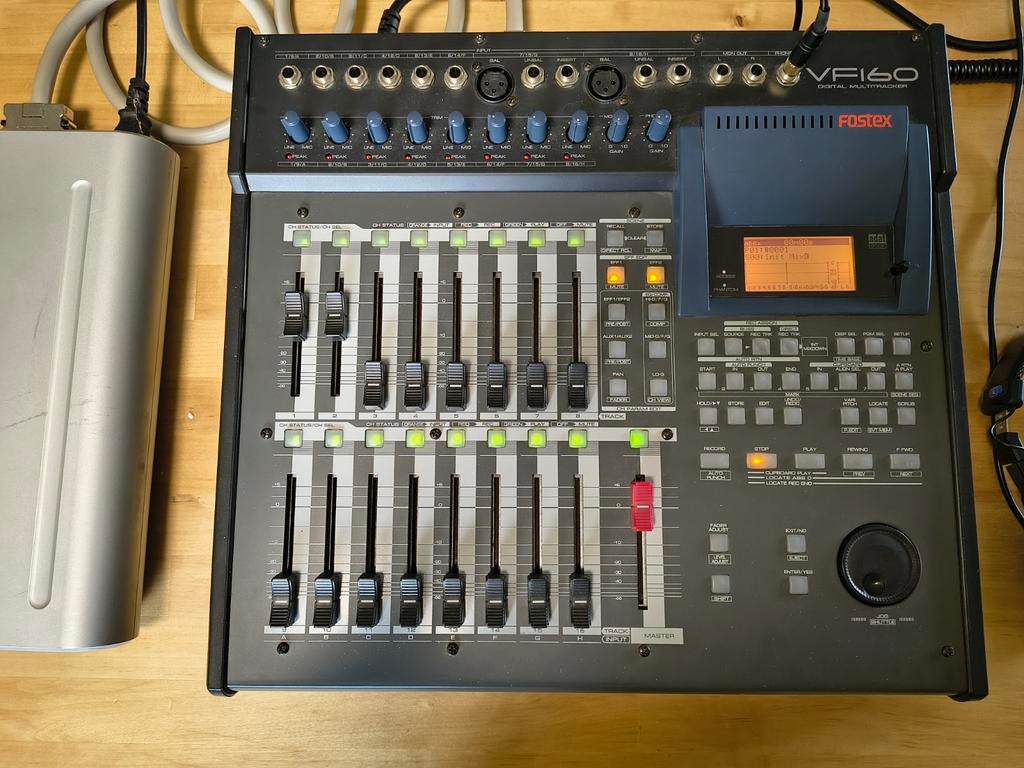 Fostex VF160 multitrackrecorder 16 sporen, Ophalen of Verzenden, Zo goed als nieuw, 10 tot 20 kanalen, Microfooningang