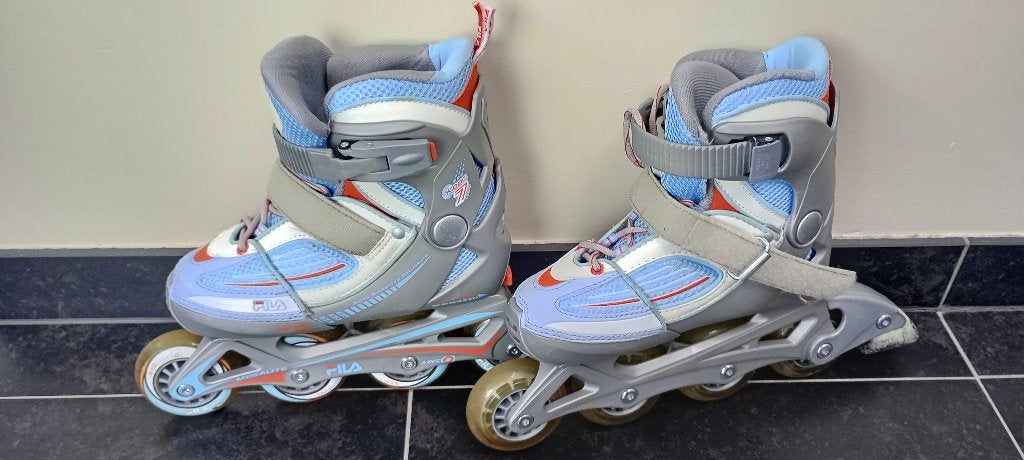 Patins à roulettes pour enfants - réglable taille 32-35, Enlèvement, Utilisé