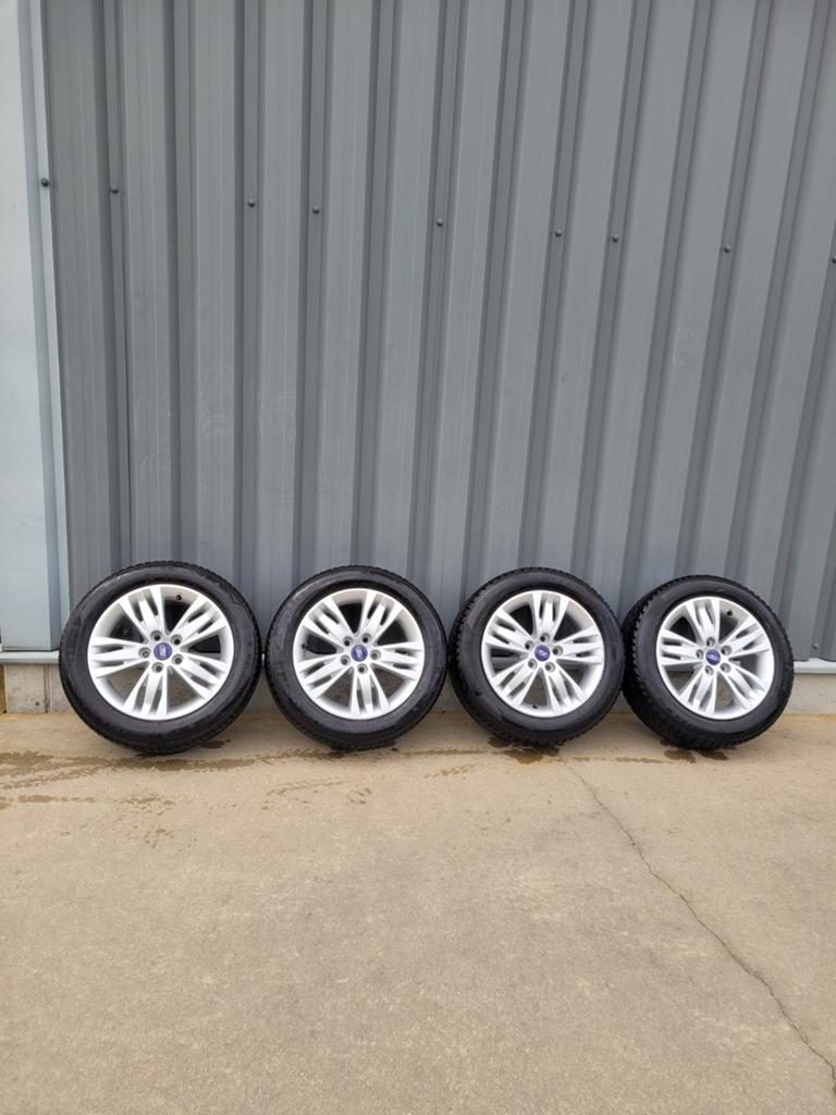 Velgen met winterbanden, Ford Focus, Auto-onderdelen, Banden en Velgen, Ophalen, Winterbanden, Band(en)