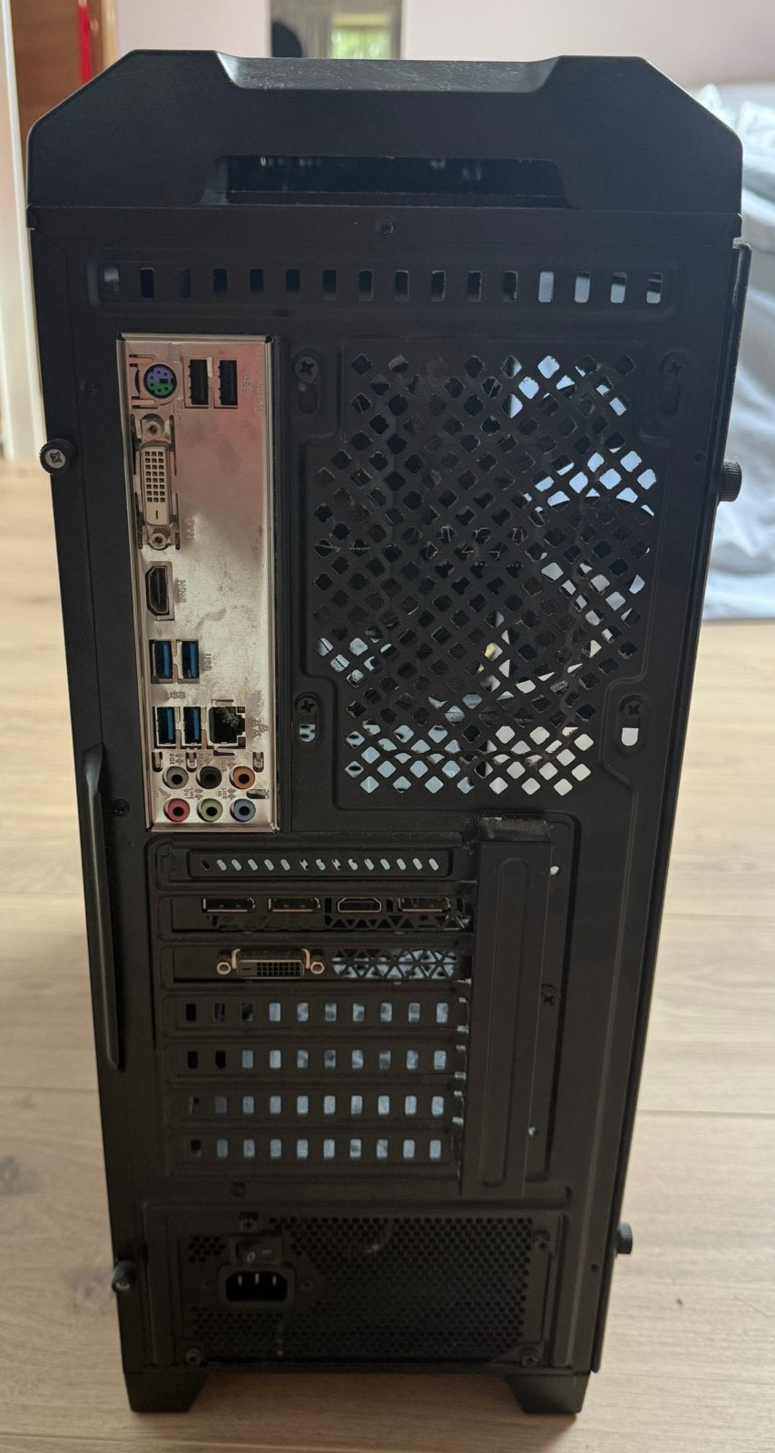 Starter gaming pc, Ophalen of Verzenden, Gebruikt