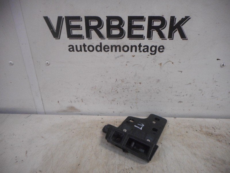 SLOTPLAAT LINKS VOOR Ford Focus 2 C+C (6n41-lo30w15-ag), Gebruikt, Voor, Henry-Ford-Straße  1
50735  Köln, DE, Ford-Werke GmbH