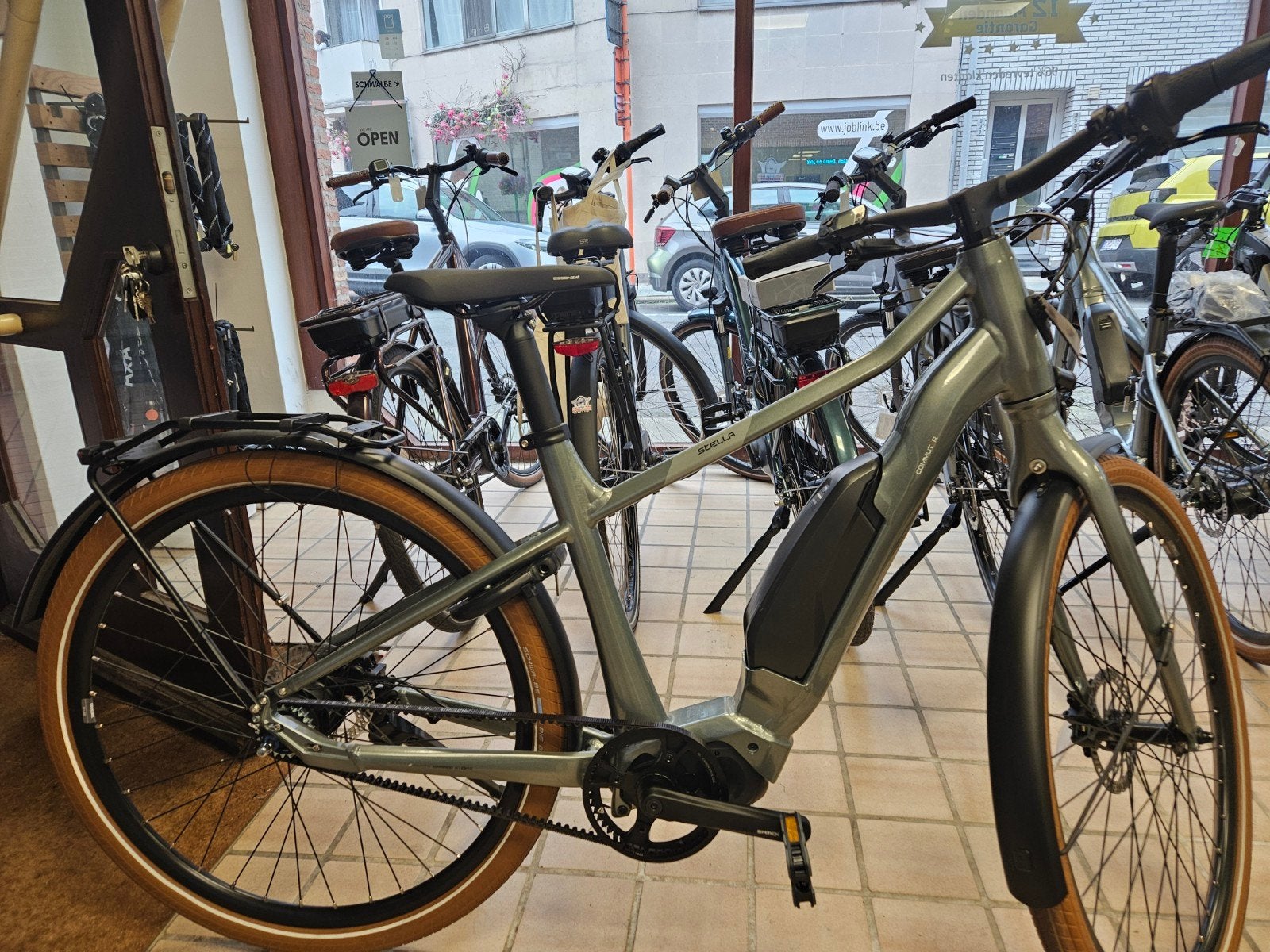splinternieuwe stella ebikes met middenmotor, Ophalen