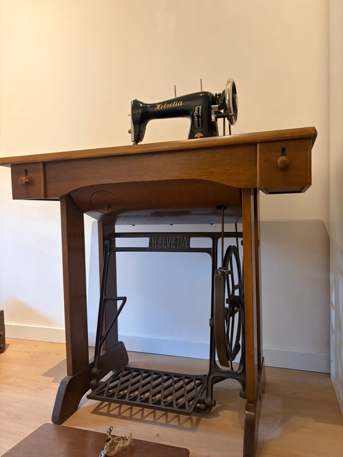 Naaimachine helvetia 1950, Ophalen