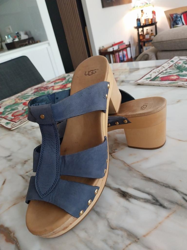 UGG ORIGINEEL INSTAPPERS MAAT 40 /40.5, Kleding | Dames, Schoenen, Ophalen of Verzenden, Instappers
