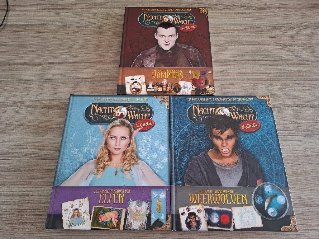 Nachtwacht handboeken 3st, Ophalen of Verzenden, Gelezen, Studio 100, Fictie
