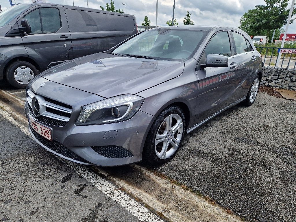 Mercedes A180 benzine Automaat, Auto's, 4 cilinders, 1600 cc, Leder en Stof, Parkeersensor