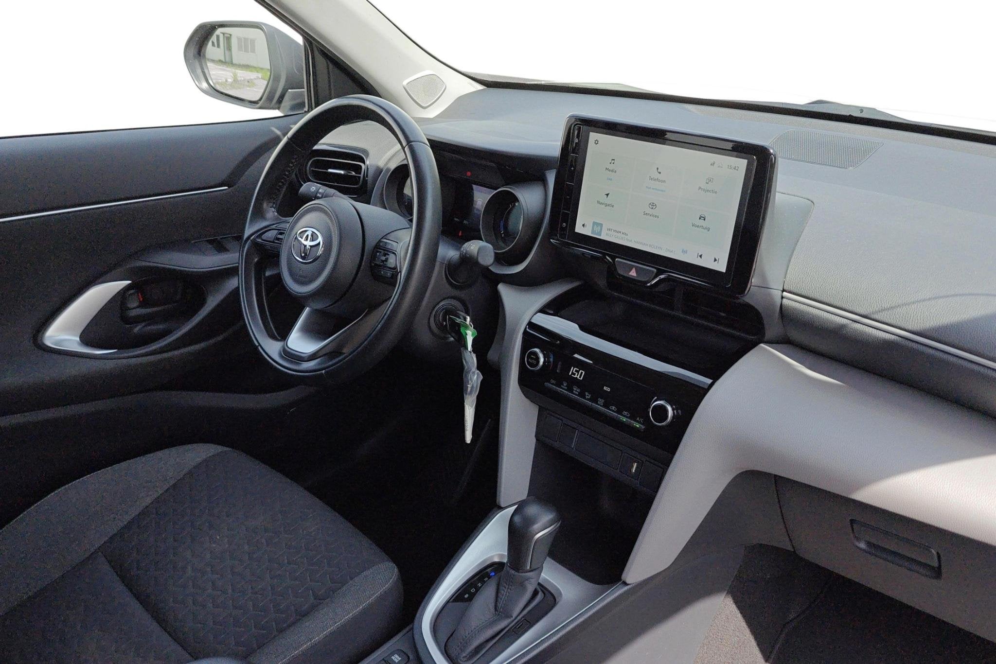 Toyota Yaris Cross 1.5 VVT-ie Hybrid 85kW Dynamic CVT - incl, Auto's, Stof, 116 pk, Wit, 5 zetels