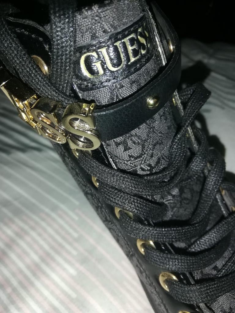 Guess enkellaarsjes nieuw 59eu, Ophalen