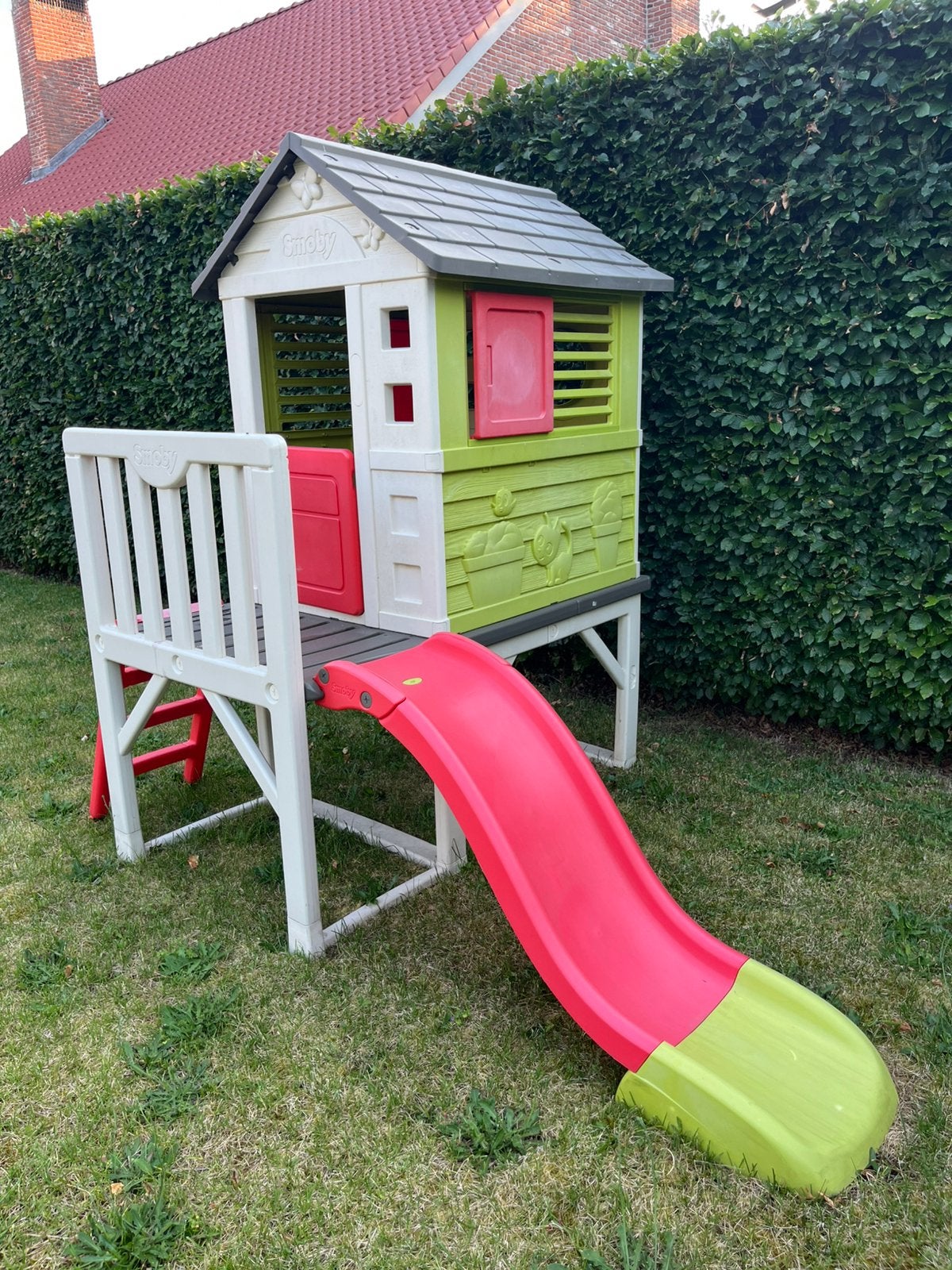 Speelhuisje Smoby met glijbaan, Ophalen, Zo goed als nieuw